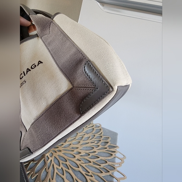 Authentic Balenciaga Cabas Grey tote bag - Picture 3 of 12